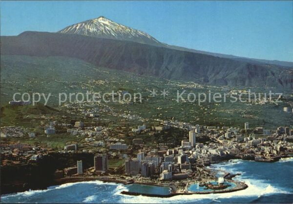 Puerto de la Cruz Fliegeraufnahme mit Teide