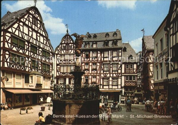 Bernkastel-Kues Mosel-Markt St.-Michael-Brunnen