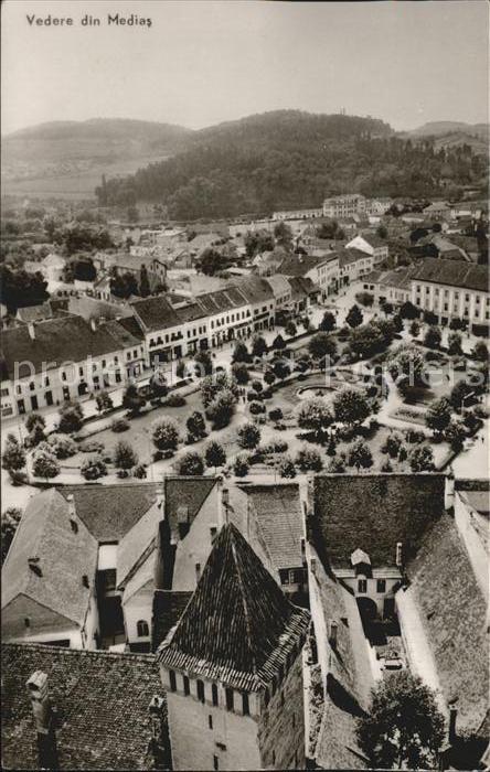 Medias Fliegeraufnahme Platz Kirche