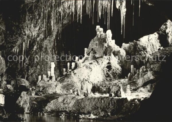 Hoehlen Caves Grottes Saalfeld Feengrotten Gralsburg