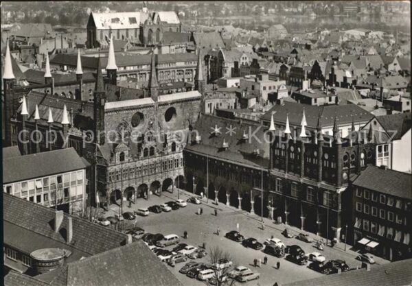 Luebeck Marktplatz Rathaus Katharienenkirche