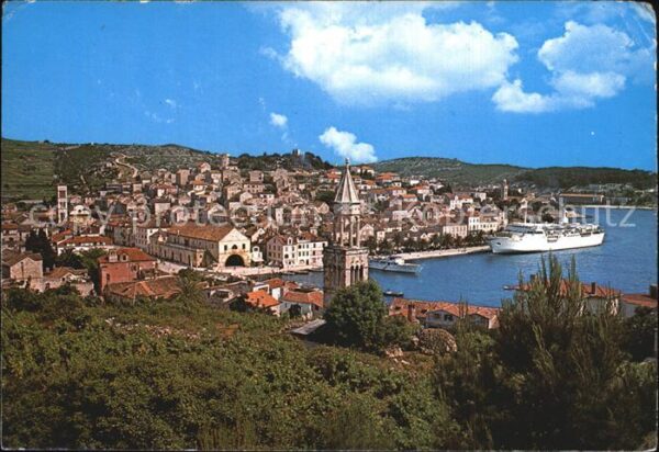 Hvar Teilansicht mit Hafen