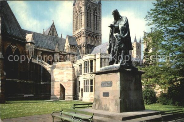 Lincoln Cathedral und Tennyson Statue