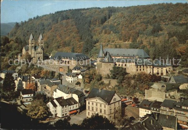 Clervaux Fliegeraufnahme mit Kirche und Schloß
