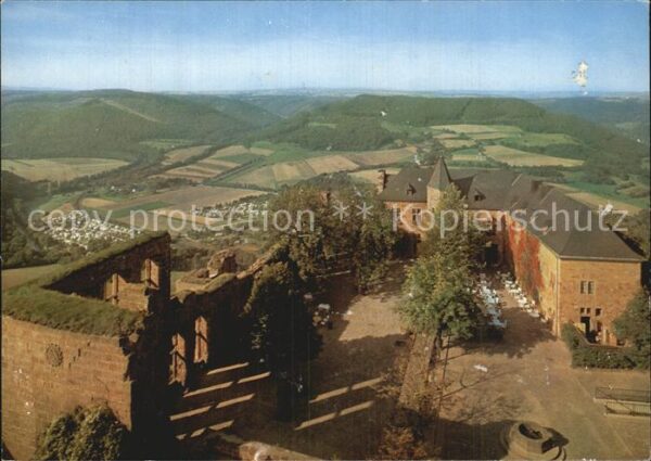 Nideggen Eifel Burg Innenhof