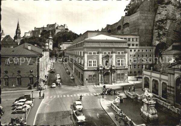 Salzburg Oesterreich Neues Festspielhaus und Burg