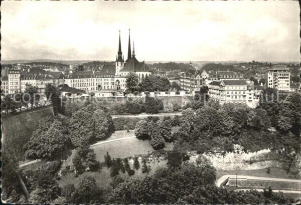 LUXEMBOURG  Luxemburg Kirche Stadtansicht
