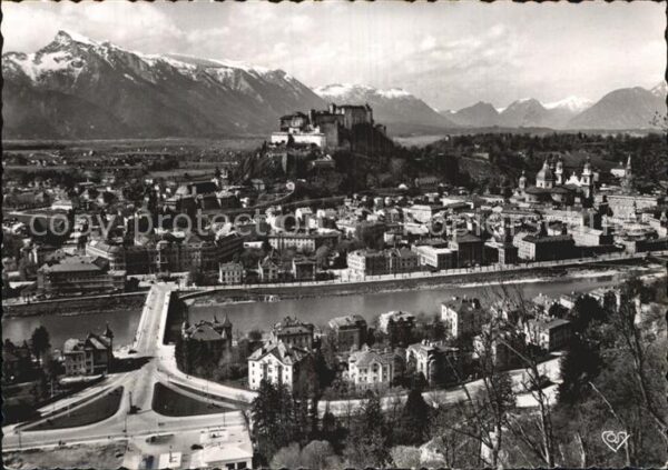 Salzburg Oesterreich Blick vom Imberg zur Altstadt Unterberg