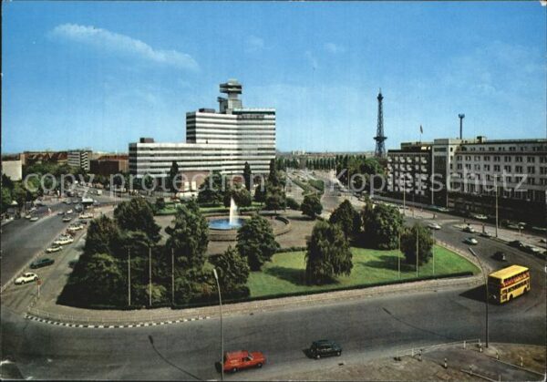 Berlin Theodor Heuss Platz mit Fernsehzentrum