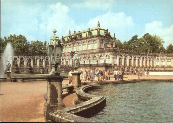 Dresden Zwingerhof mit Mathematisch Physikalisc