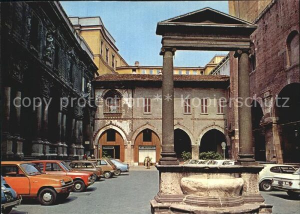 Milano Piazza dei Mercanti Loggia degli Osii K