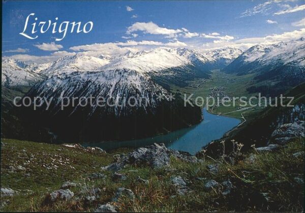 Livigno Blick ins Tal Bergsee Alpenpanorama