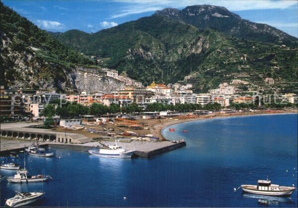 Maiori Lungomare e spiaggi Costiera Amalfitana