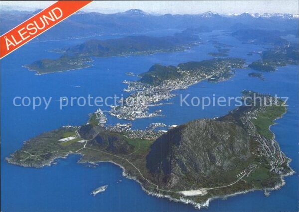 Alesund med Sukkertoppen i forgrunnen Fliegerau