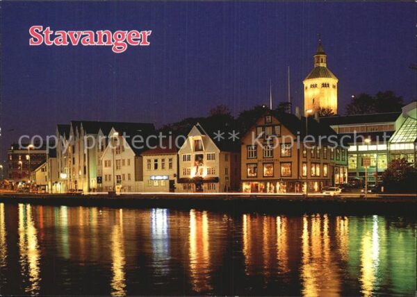 Stavanger Uferpromenade am Hafen Kirche Nachtaufn