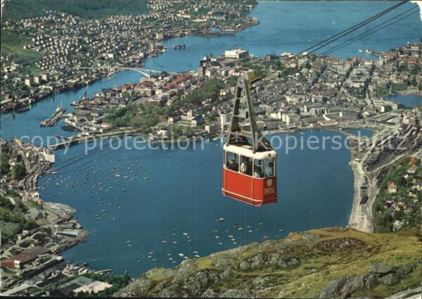 Bergen Norwegen Ulriksbanen Utsikt over byen med Store