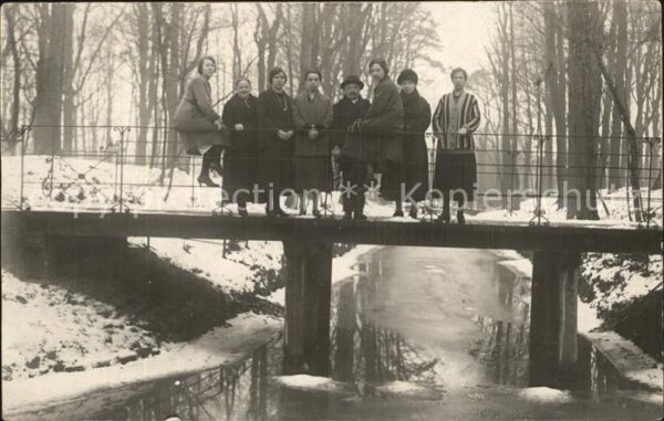 Gravenhage Gruppenbild Brücke Winter