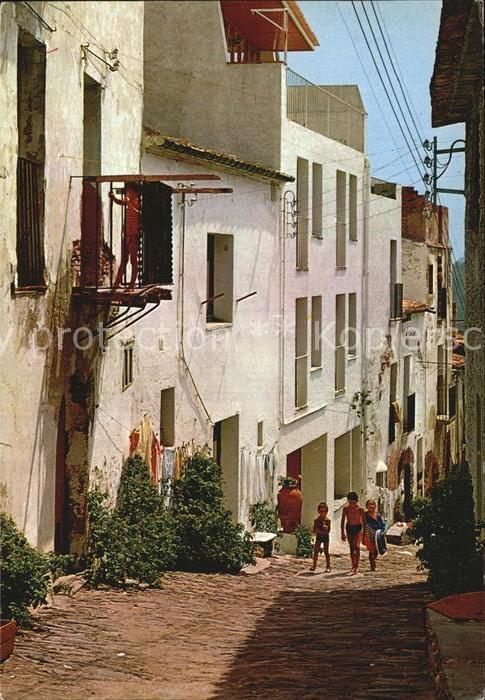 Cadaques Una de sus curiosas y empinadas calles