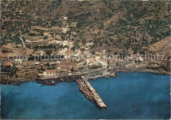 Eolie Isola di Salina Rinella vista dall aere