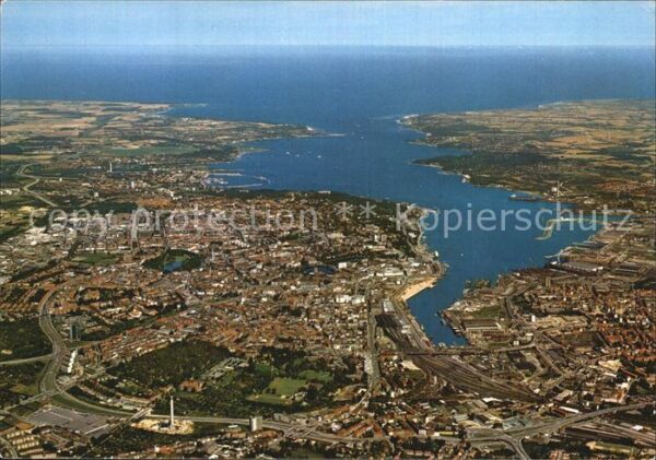 Kiel Stadt und Förde Blick auf Ostsee Fliege