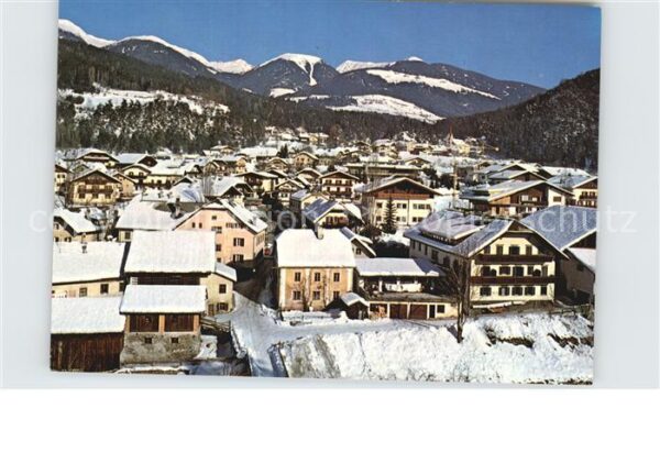 Kiens Suedtirol Teilansicht mit Alpenblick im Winter