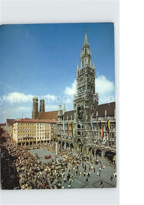 Muenchen Marienplatz Fussgängerzone Mariensäule