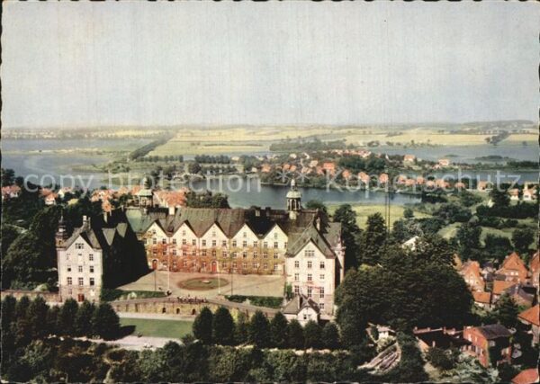 Ploen See Fliegeraufnahme Schloss