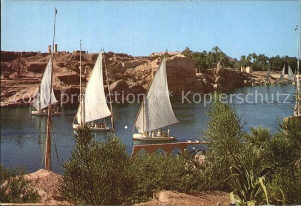 Aswan Schiffe auf dem Nil