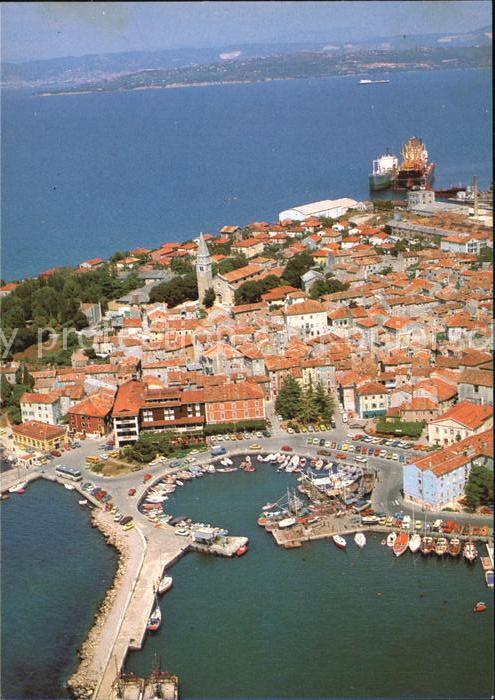 Izola Altstadt Hafen Fliegeraufnahme