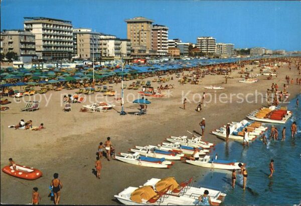 Miramare di Rimini  Panorama della spiaggia Strand Hotels