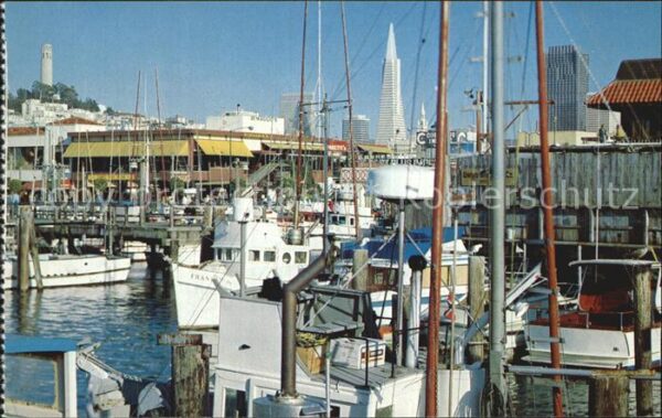 San Francisco California Fishermans Wharf Hafen and Skyline