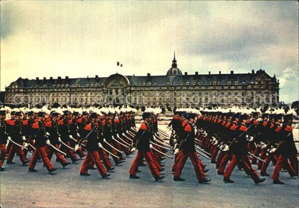 Leibgarde Wache Saint-Cyriens Invalides au defile 14 Ju