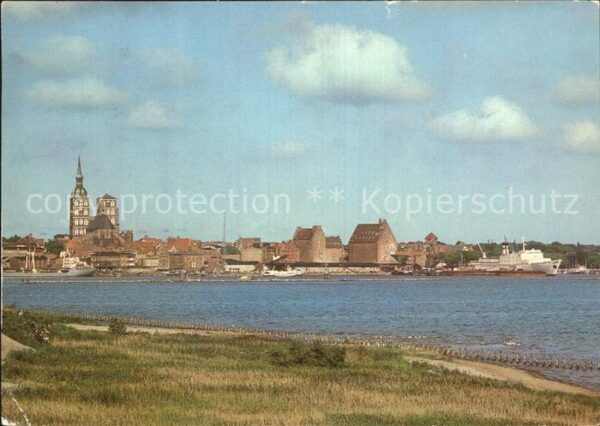 Stralsund Mecklenburg Vorpommern Blick vom Rügendamm