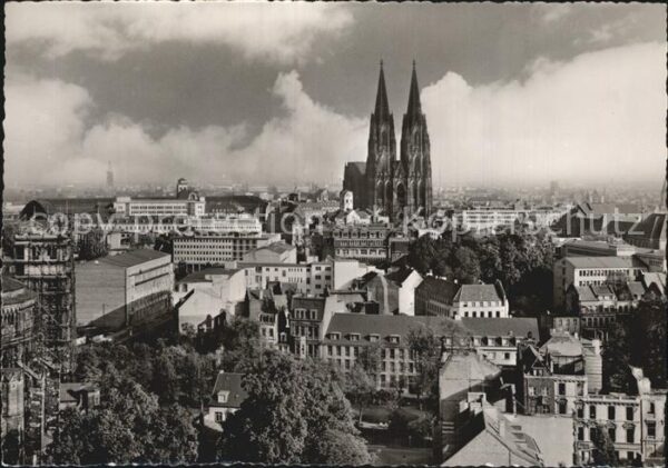 Koeln Rhein Teilansicht mit Domblick