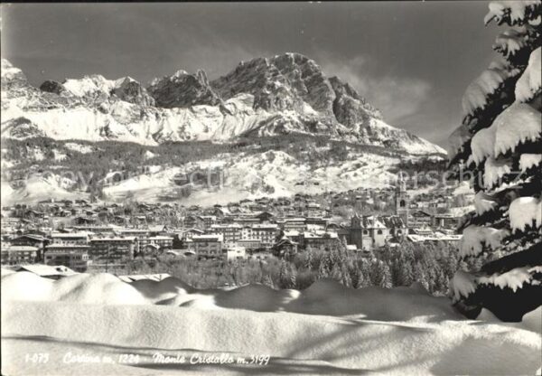 Cortina d Ampezzo mit Monte Cristallo