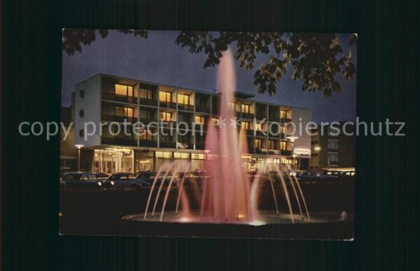Reutlingen BW Listplatz mit Parkhotel und Fontäne