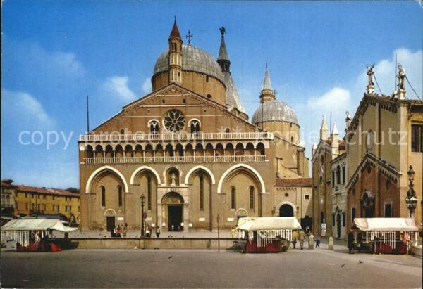 Padova Basilica del Santo La facciata