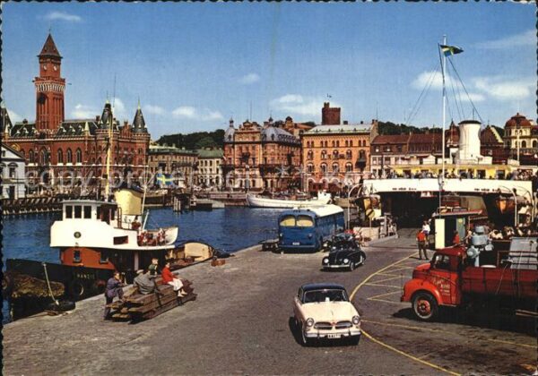 Haelsingborg Hafenpartie mit Rathaus