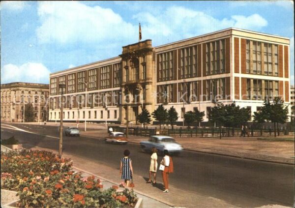 Berlin Staatsgebäude
