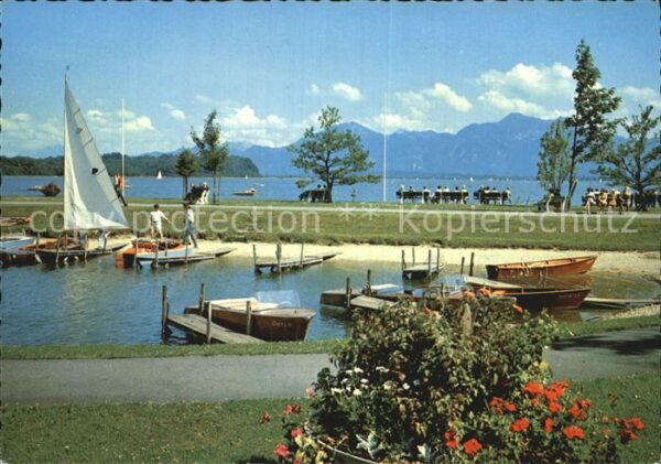 Chiemsee Promenade mit Hochgern und Hochfelln
