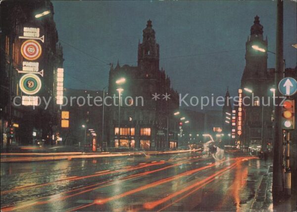 Budapest Befreiungsplatz bei Nacht