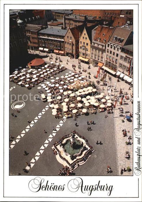 Augsburg Rathausplatz mit Augustusbrunnen Fliege