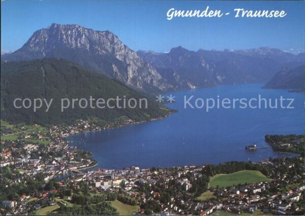 Gmunden Salzkammergut am Traunsee Fliegeraufnahme