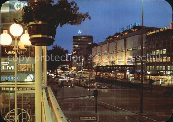 Berlin Kurfürstendamm mit Europa Center bei Na