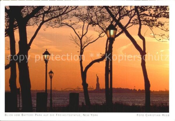 New York City Blick vom Battery Park auf die Freiheit