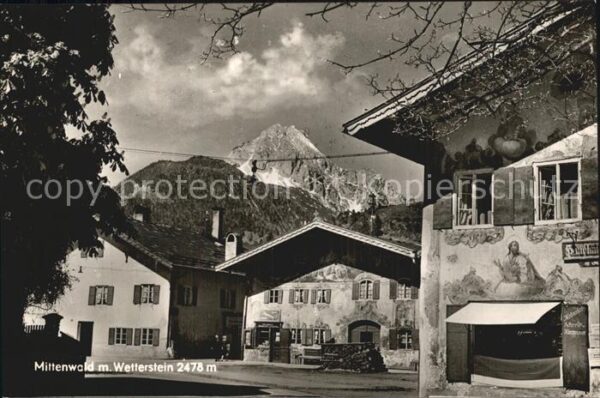 Mittenwald Bayern Häuser mit Fassadenmalerei Wetterstein