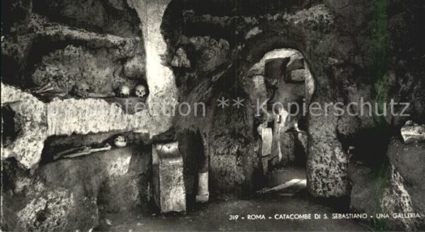 Roma Rom Catacombe di S Sebastiano una galleria