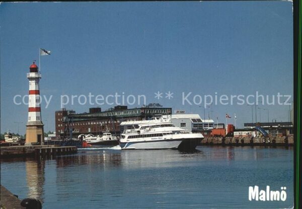 Malmoe Leuchtturm Hafen Motoryacht