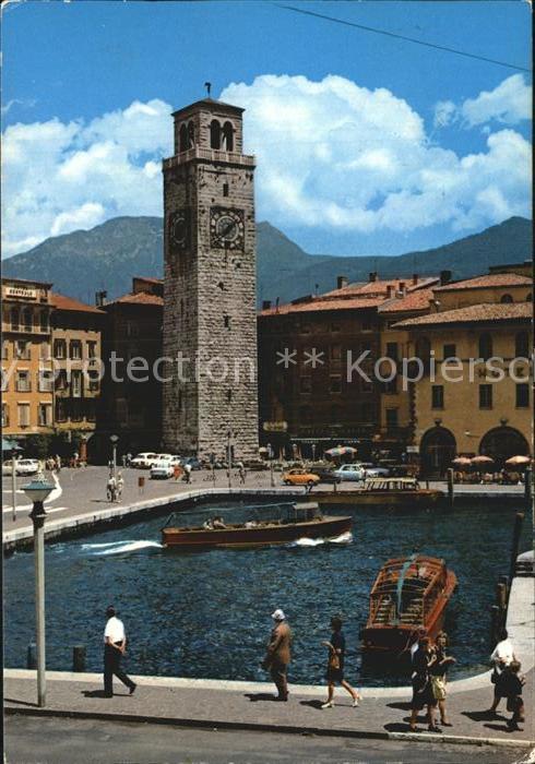 Riva del Garda Hafen mit Aponnale Turm