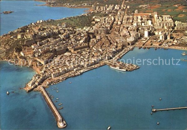 Ibiza Islas Baleares Fliegeraufnahme mit Hafen